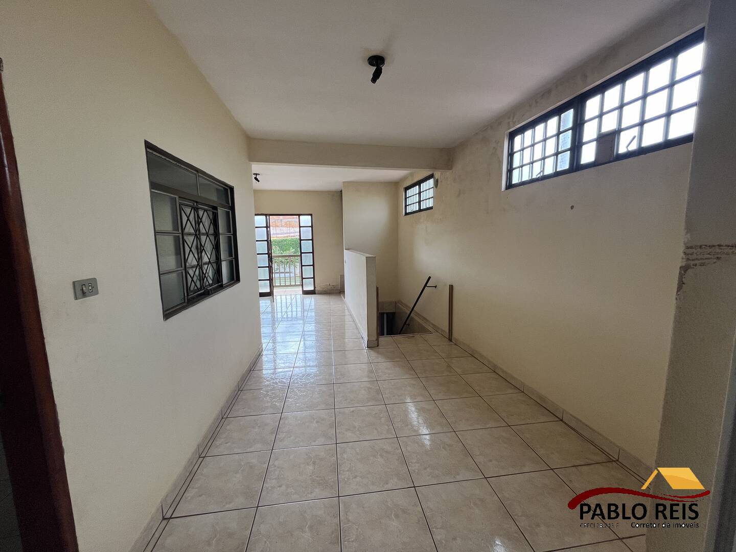 Sobrado à venda com 4 quartos, 435m² - Foto 1